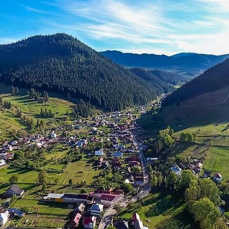 Отель Casa Burduhos Кымпулунг-Молдовенеск Экстерьер фото