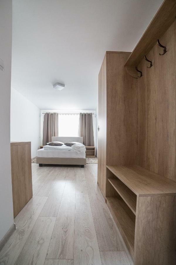 Отель Casa Burduhos Кымпулунг-Молдовенеск Экстерьер фото