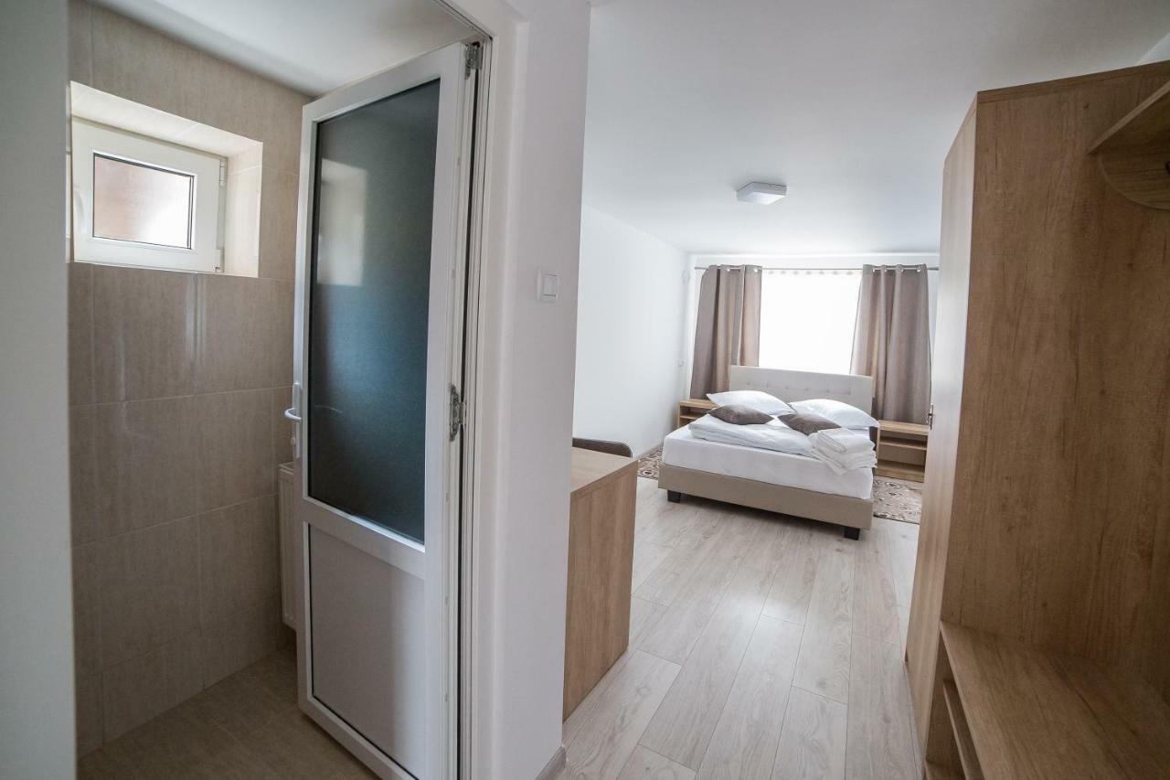 Отель Casa Burduhos Кымпулунг-Молдовенеск Экстерьер фото